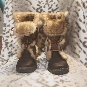 Womens size 7 Born Nome shearling lined boots.